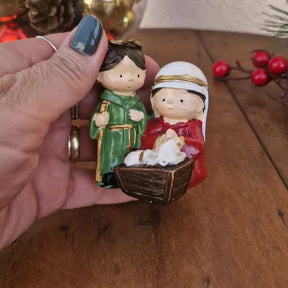 Imagem Sagrada Família Infantil Natal Presépio em Resina - 7cm